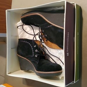 Naturalizer Kaitlyn black leather oxford lace up wedge bootie